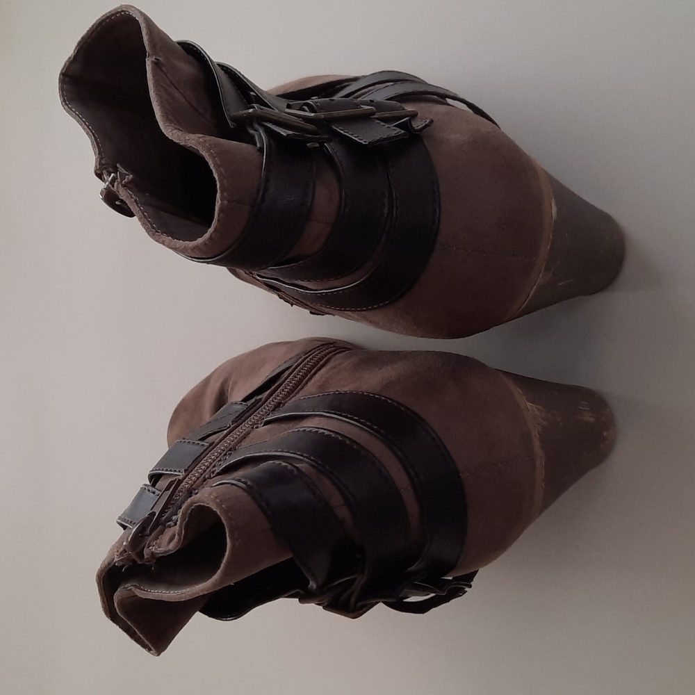 Ankle Shoes (Boots) - Size 10 (XL) - Picture 3 of 11